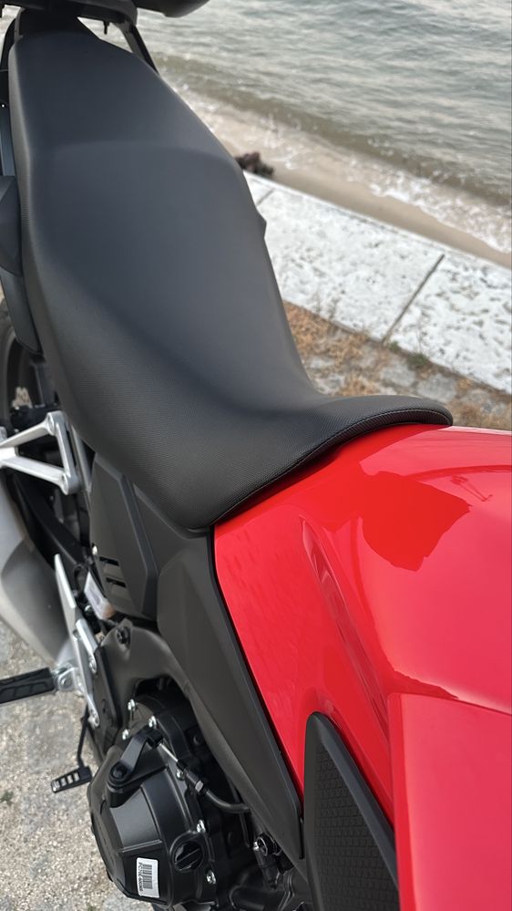 Honda NX500 com TopCase Givi 46L