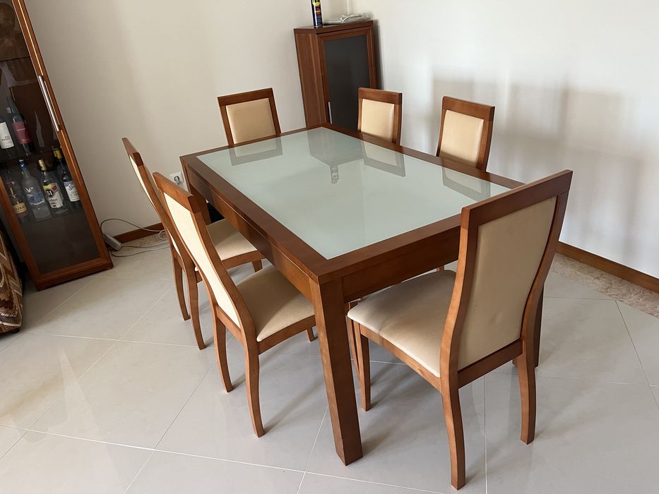 Mesa extensível + 6 cadeiras