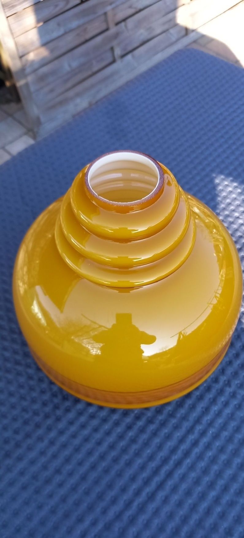 Klosz lampa żyrandol wisząca kolor bursztynowy lata PRL u P