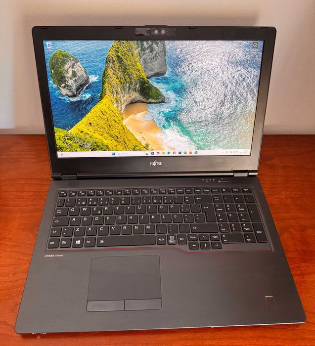 Fujitsu LifeBook U7510|15.6"FulHD|i7-10510U Quad Core|16G Ram|Ssd 512G