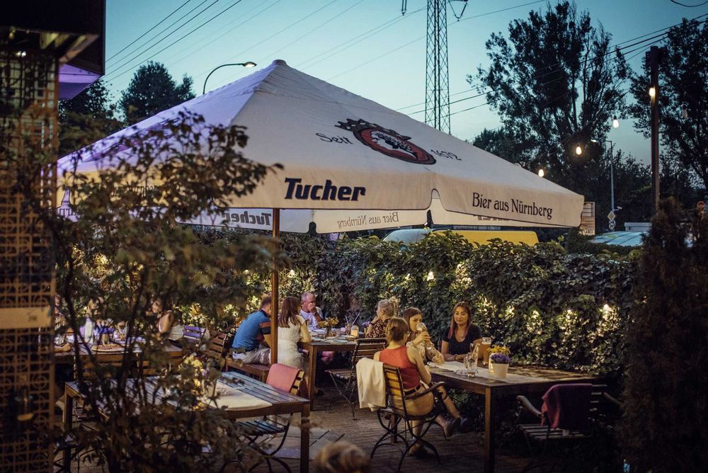 Odstąpię lokal gastronomiczny restaurację pizzerię na Woli 146m2 +60m2