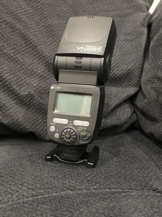 Lampa błyskowa yongnuo yn-685 I-ttl do nikon i dwa wyzwalacze radiowe