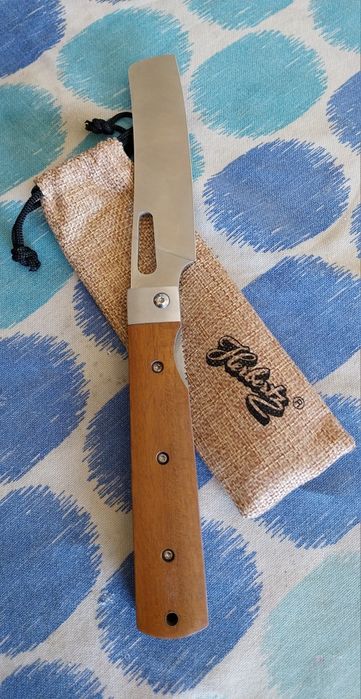 Faca Herbertz com cabo em madeira