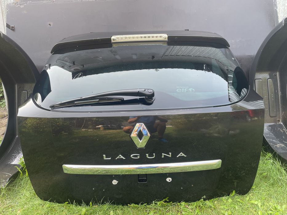 Renault Laguna 3 NV676 klapa tyl tylna kombi czarna z uchylna szyba