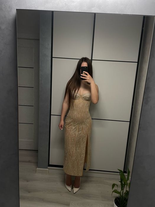 Випускне плаття у блискітках