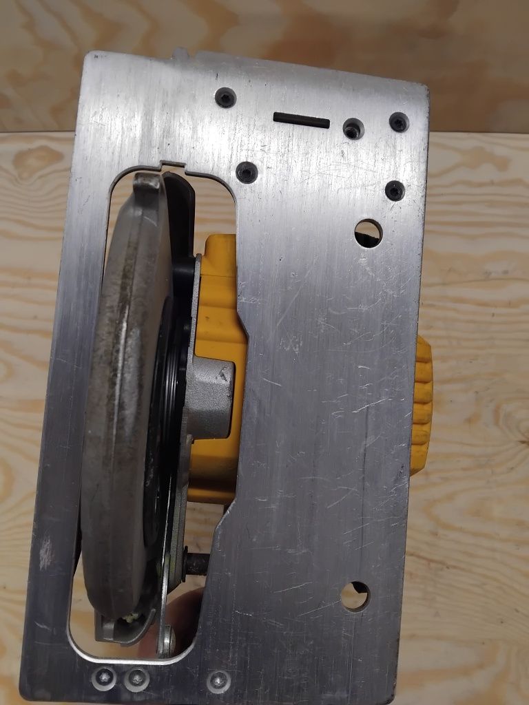 Dewalt dcs 570 pilarka ręczna z akumulatorem 9Ah