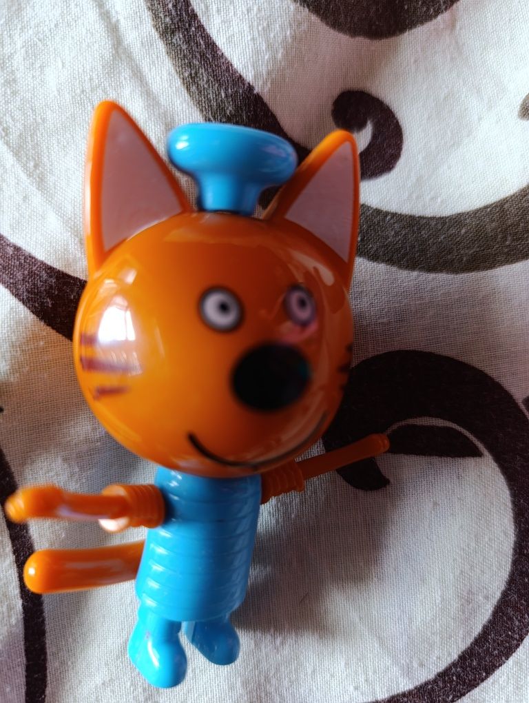 Будиночок з кошенятами