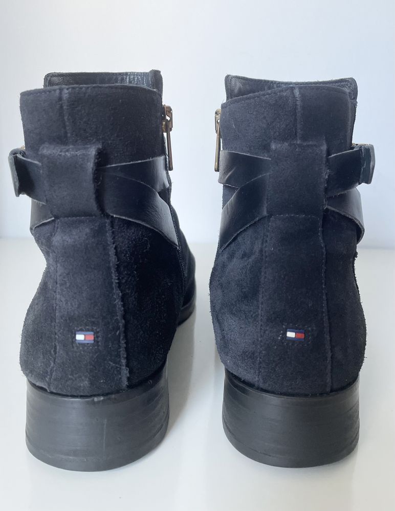 Tommy Hilfiger granatowe botki rozm. 40