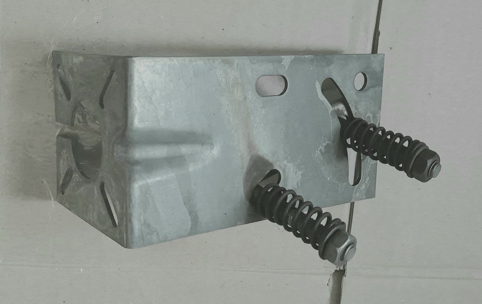 Antena wi-fi 2,4 GHz  panelowa Netus 18dBi z kablem 3m wtyk RSMA