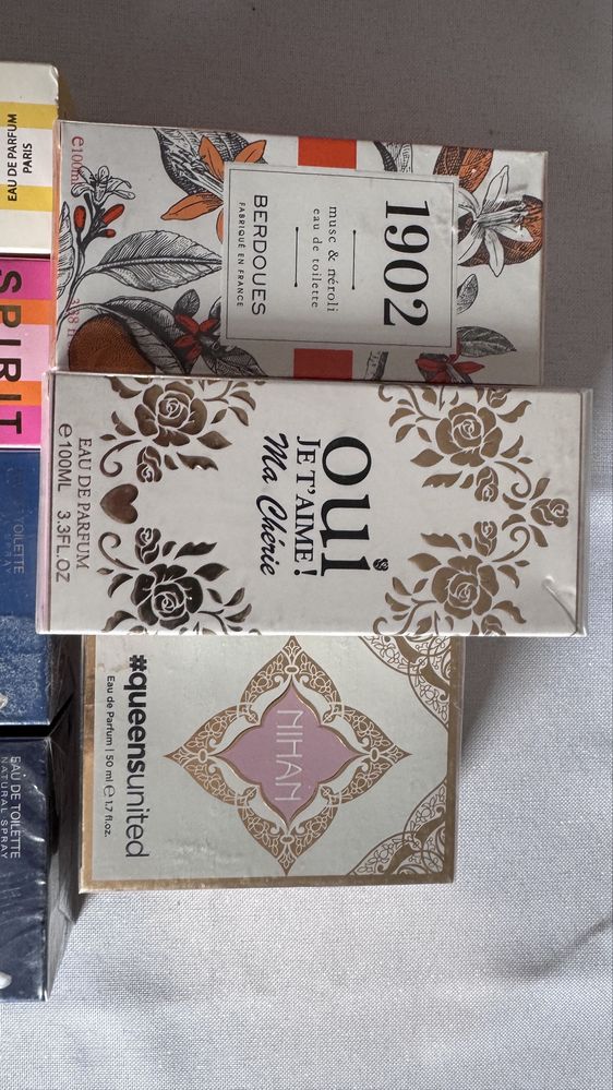 Mix perfum 150 sztuk