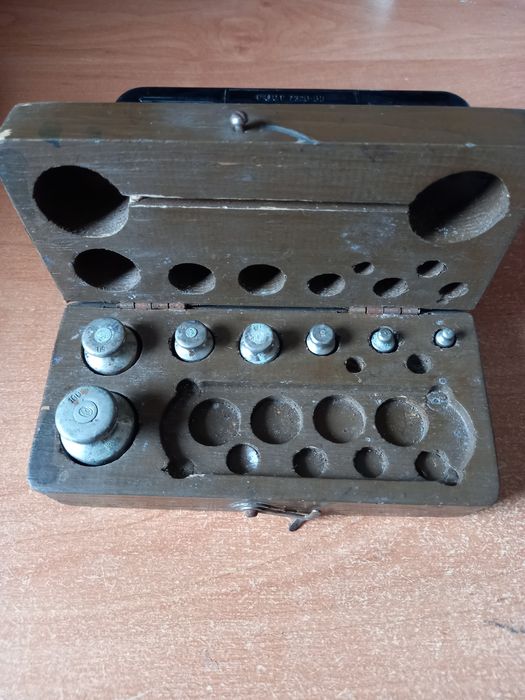 Набор гирь для лабораторных весов