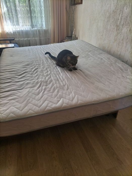 Продам матрас б/у 160*200 (2500)