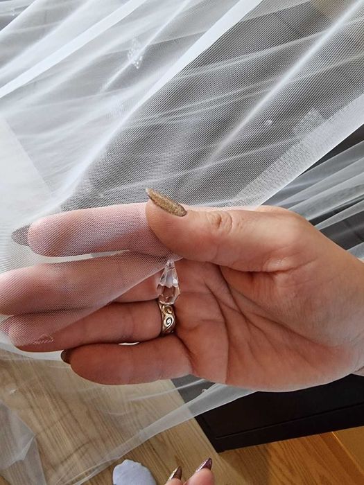 Welon 3m z jedwabnego tiulu z KRYSZTAŁAMI SWAROVSKIEGO