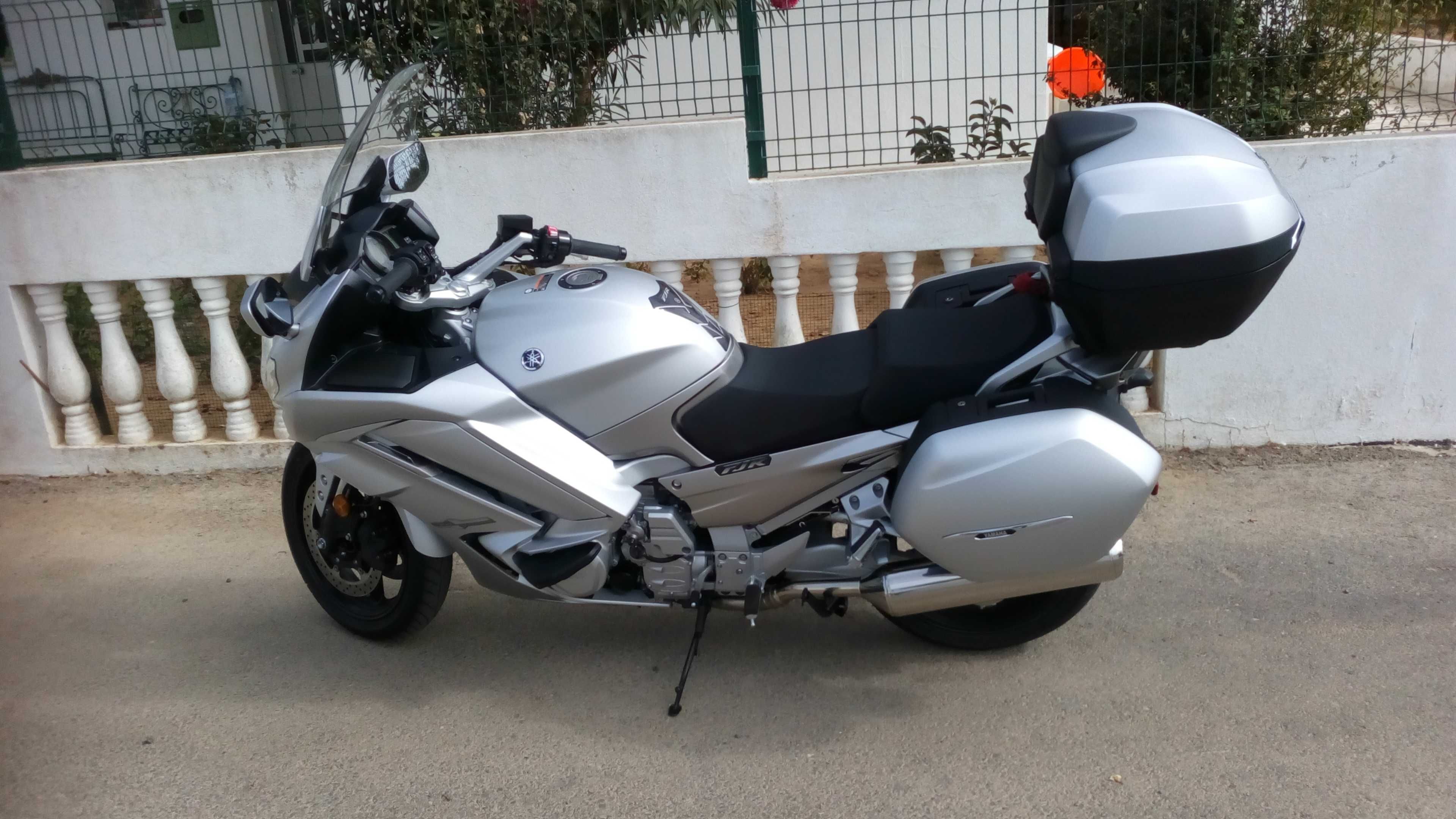 Moto Yamaha FJR 1300 AS