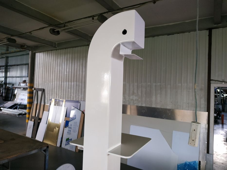 Підлогова стіійка для великого планшета