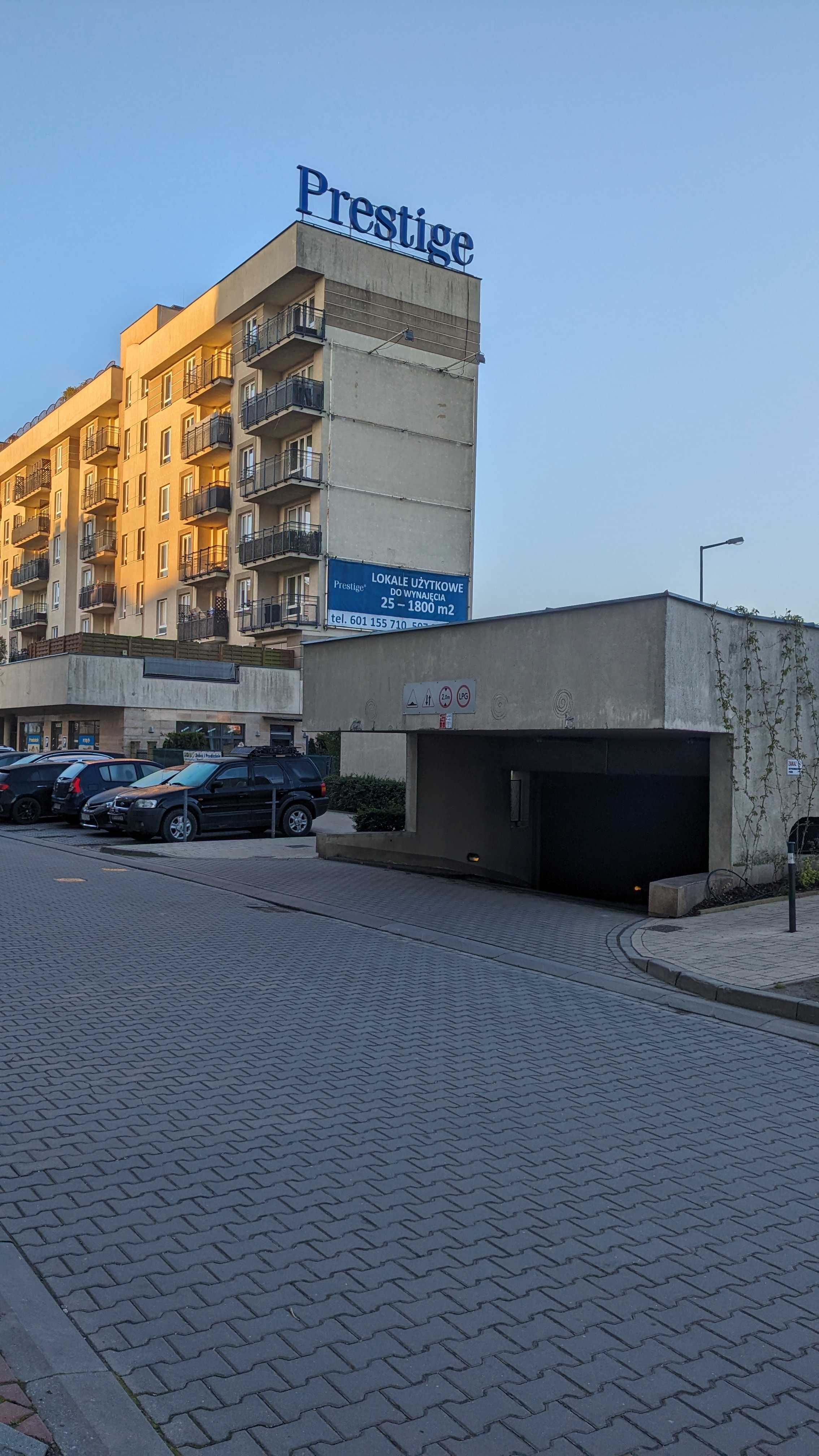 Parking podziemny ul. Jarząbka, 20 (Prestige)