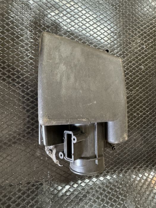 Корпус фильтра верхняя часть Ford fiesta MK6