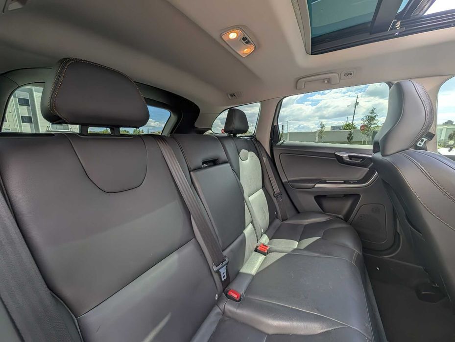 Volvo XC60 T5 Dynamic      2017