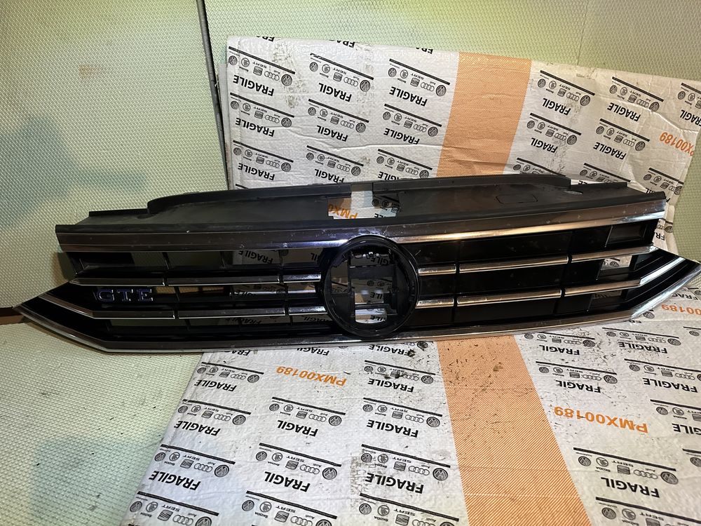 Grill atrapa przednia VW Passat B8 Lift GTE