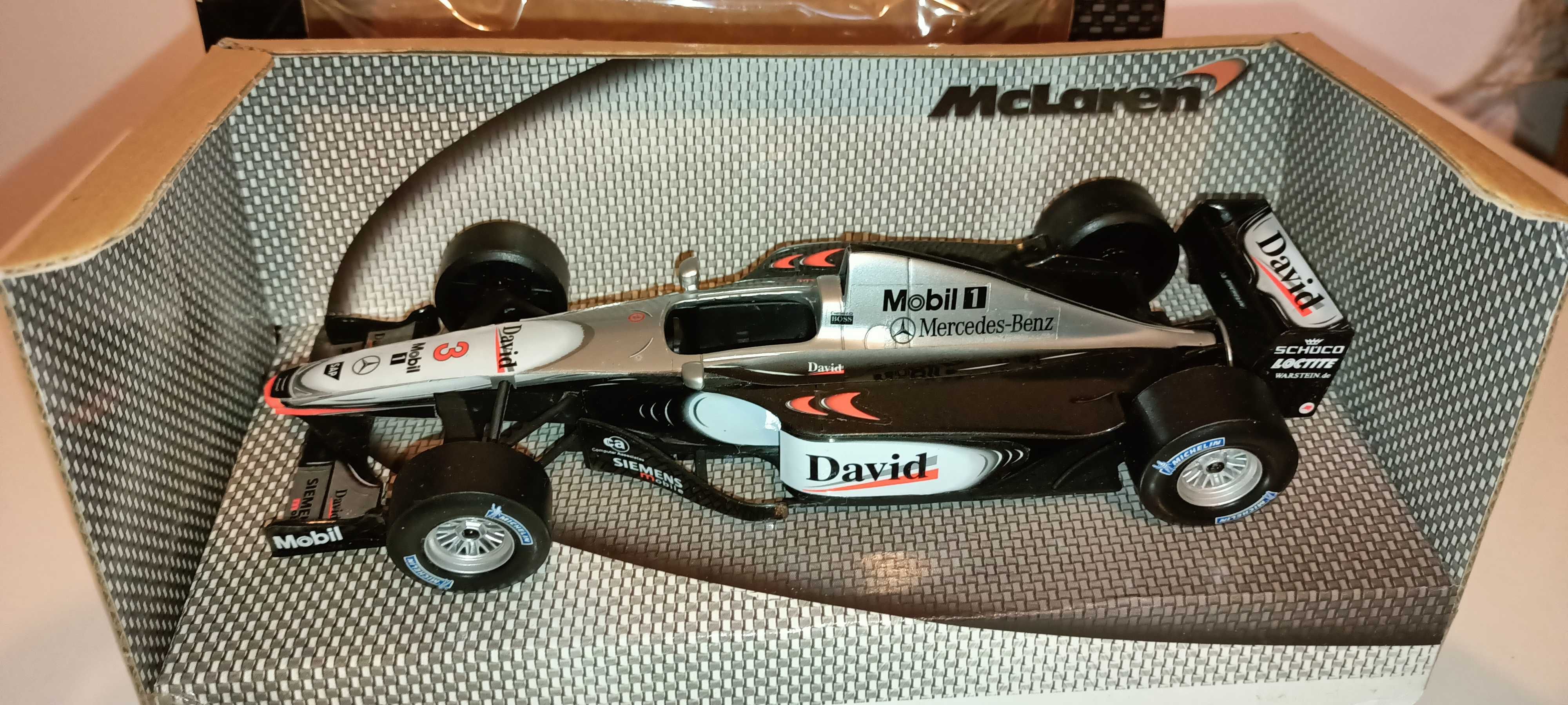 Bolid McLaren  Mp4-16 F1 2001 HotWheels Model samochodu 1:24