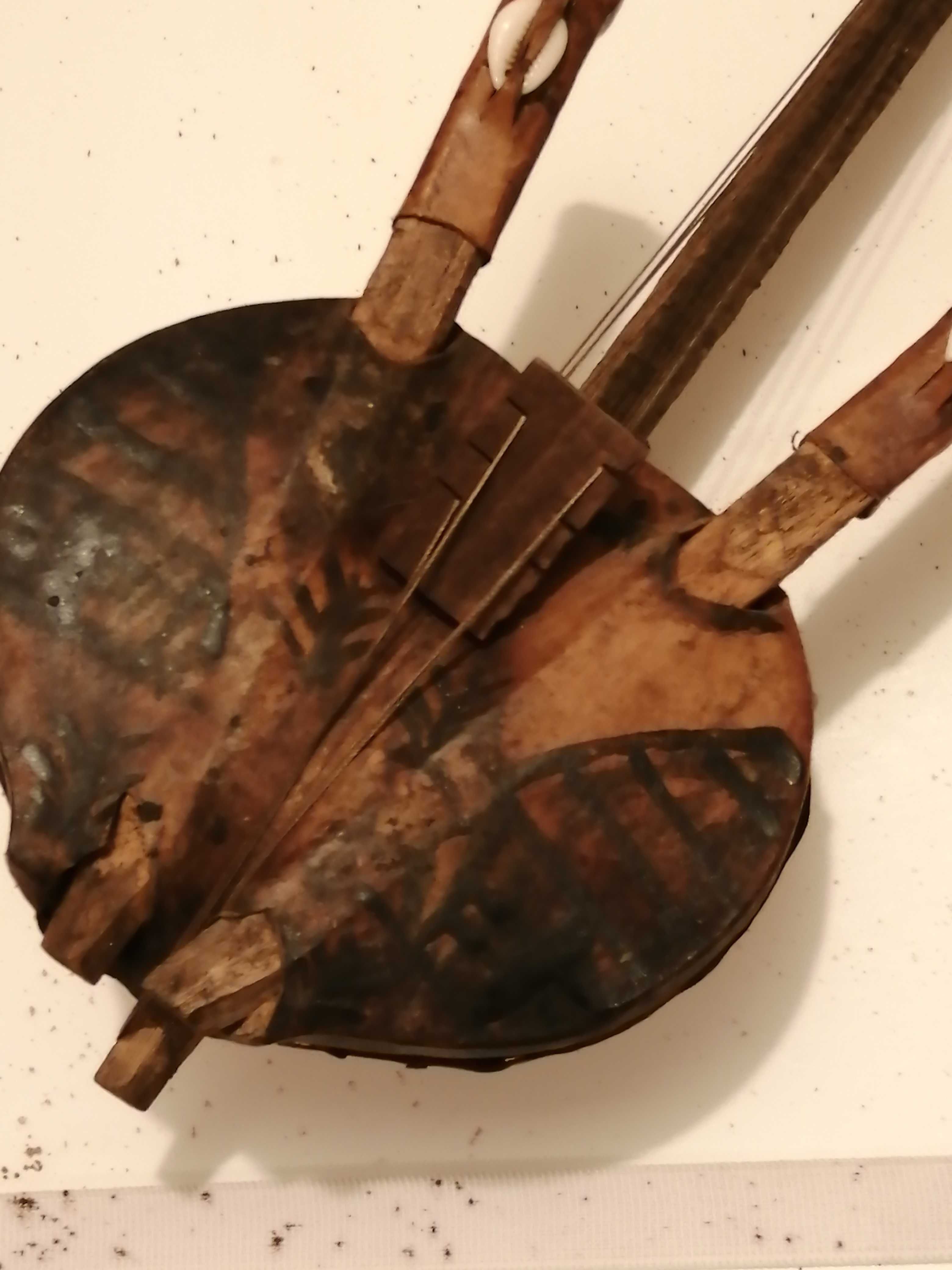 Stary Afrykański  instrument strunowy-rytualny