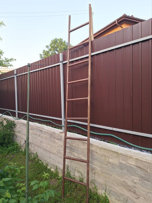 Драбина металева 4 метра