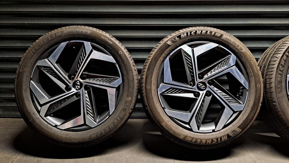 Koła Felgi Hyundai Tuscon IV Oryginał 235/50 19   2022 Rok