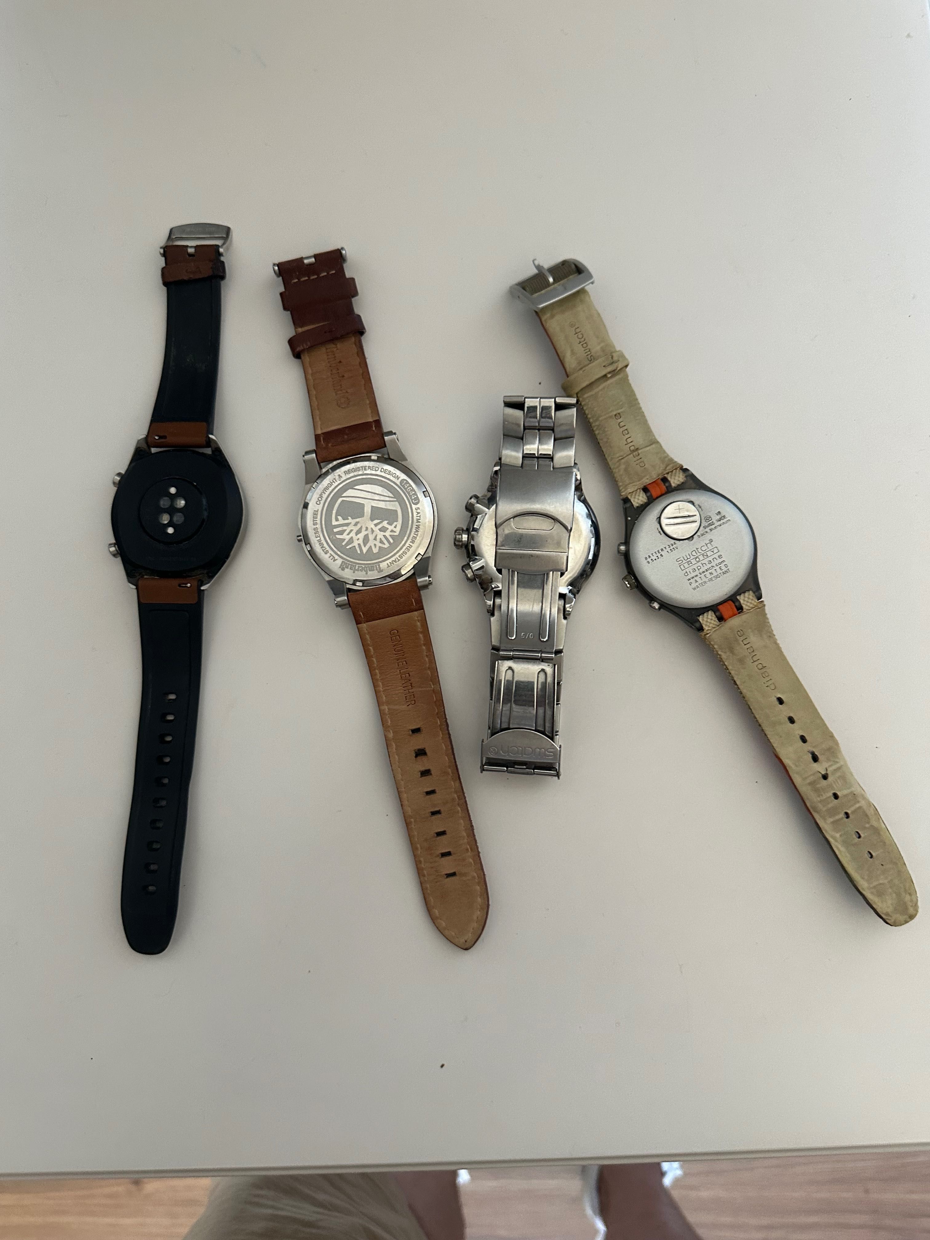 4 relógios ( 2 swatch ,1 timberland e 1 digital Huawei)