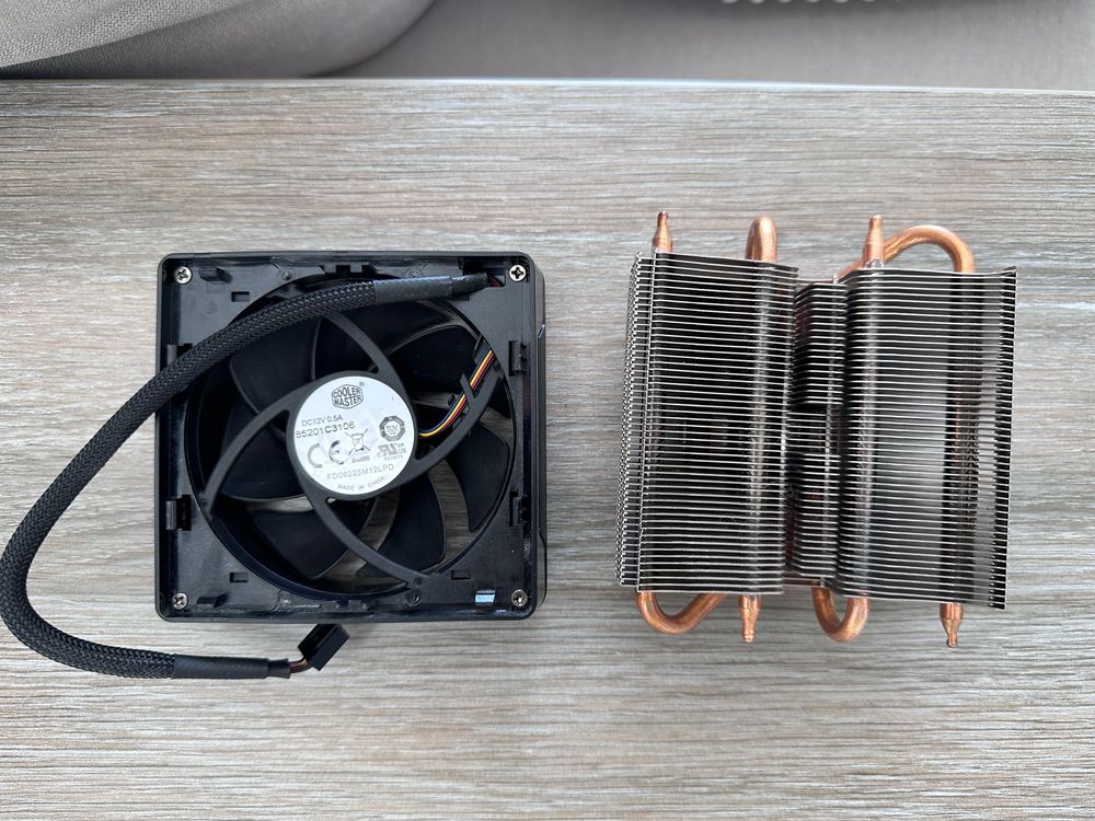 Кулер охолодження процесора AMD Wraith Prism RGB