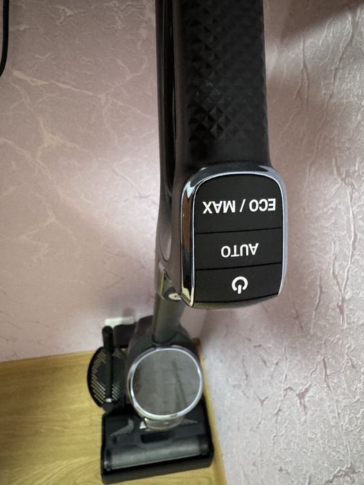 Rowenta Dual Tank Wet & Dry — моющий вертикальный пылесос