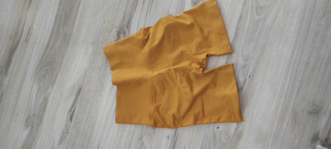 Krótkie spodenki legginsy push up S
