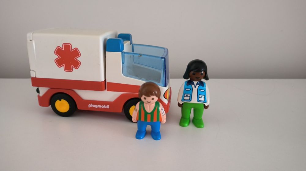 Zestaw  Playmobil karetka