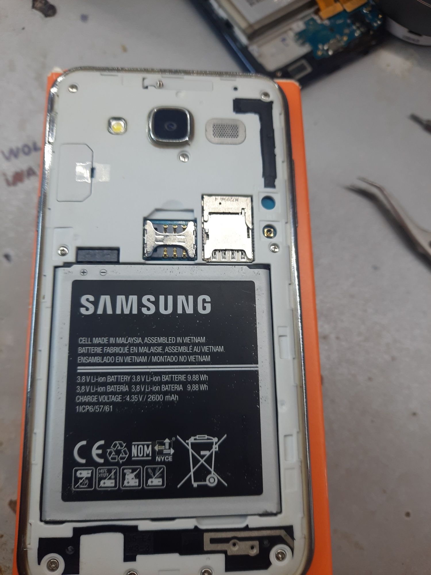Samsung j5 j500h  екран стан нового неробоча  плата коробка