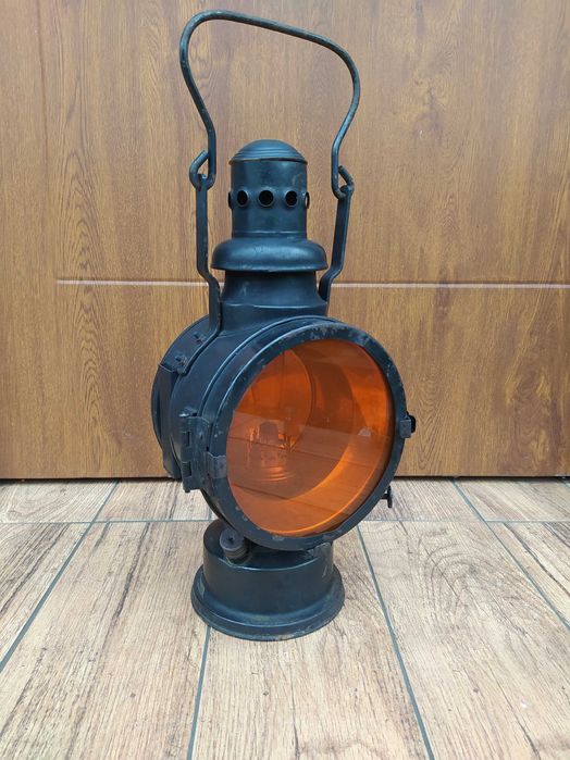 Lampa kolejowa naftowa sygnowana J. C. Giessing