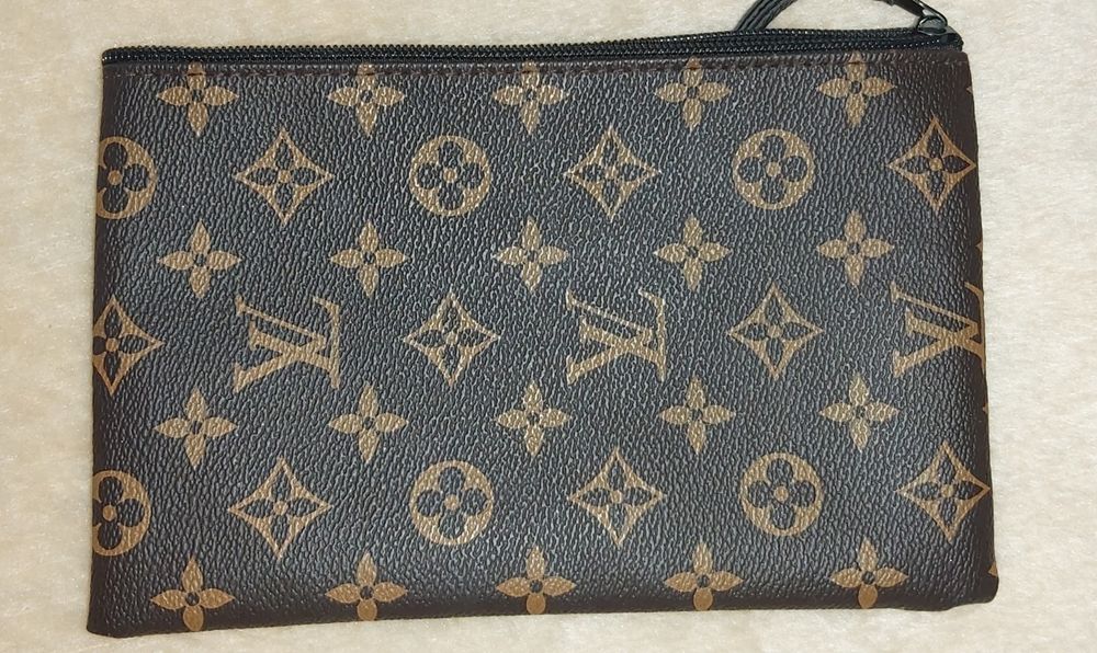 Kosmetyczka, saszetka i portfelik