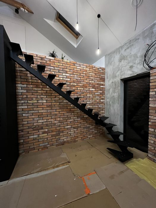 Schody na konstrukcji metalowej nowoczesne loft stalowe