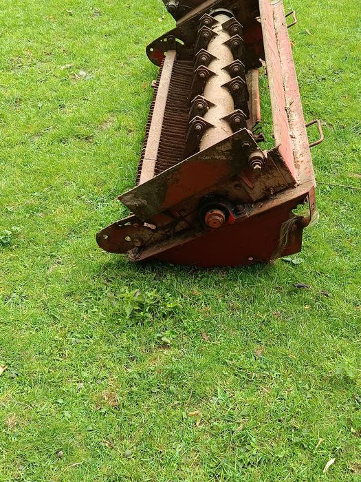 Sieczkarnia  słomy  do kombajnu Massey Ferguson 520 i pochodnych