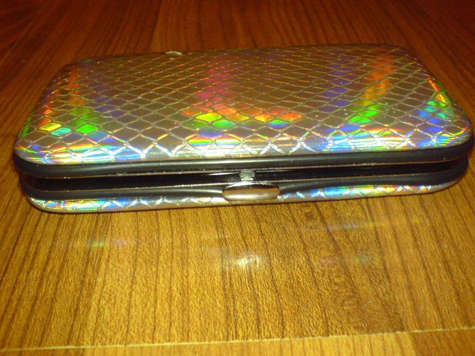 KOSMETYCZKA Zestaw 5 przyrządów do MANICURE PEDICURE etui srebrne nowe