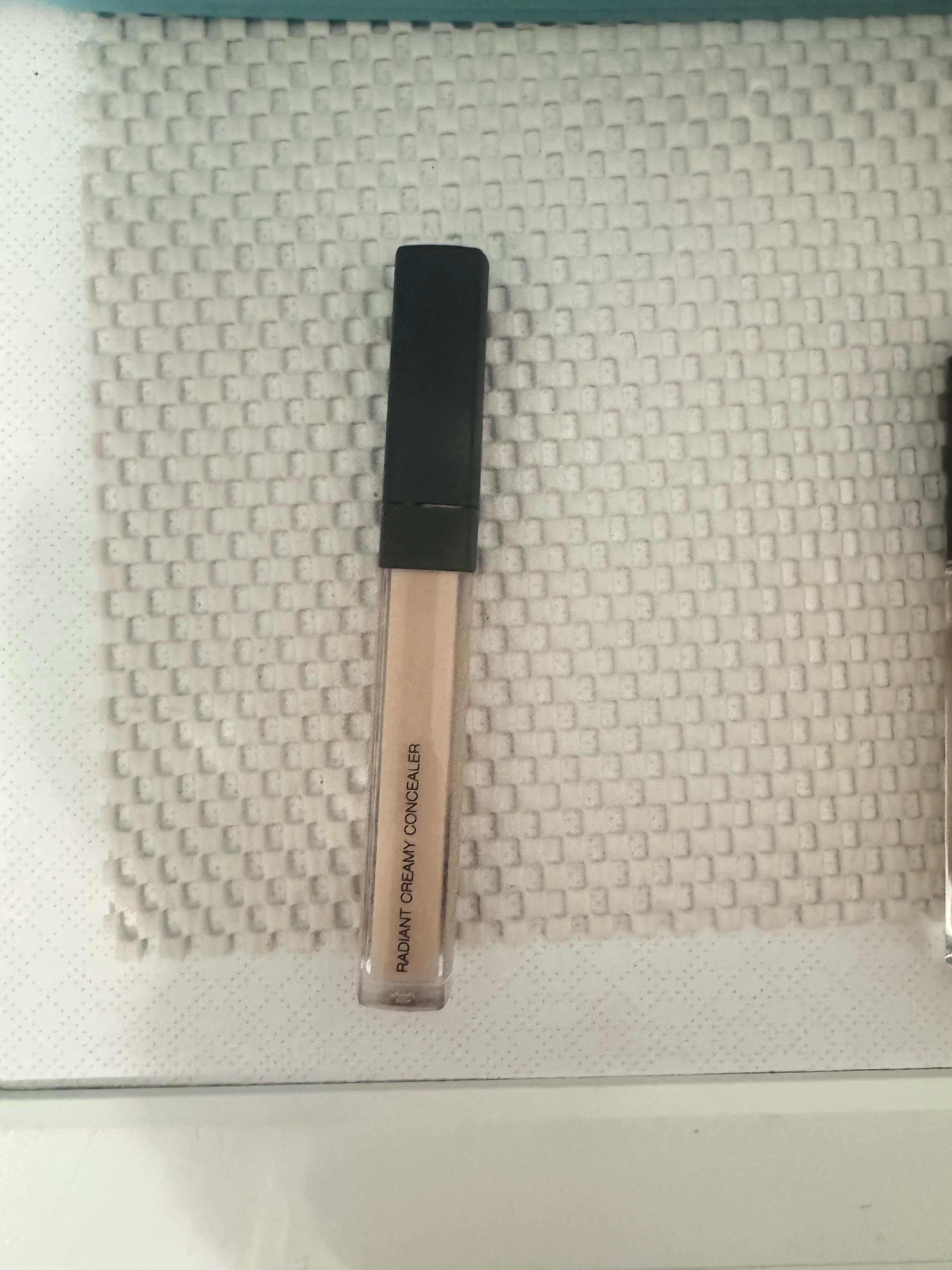 NARS
Radiant Creamy Concealer
освітлюючий коректор