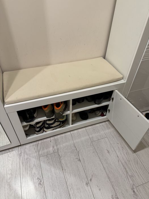 Стінка в коридор. Прихожа. Шафа