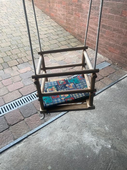 huśtawka dziecięca drewniana