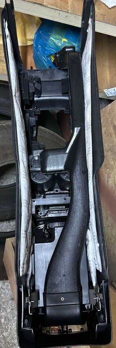 Центральна консоль, підлокітник, тунель Nissan Rogue X-Trail T32