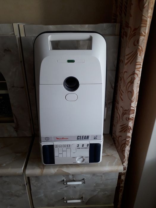 Продам пилосос Molineux