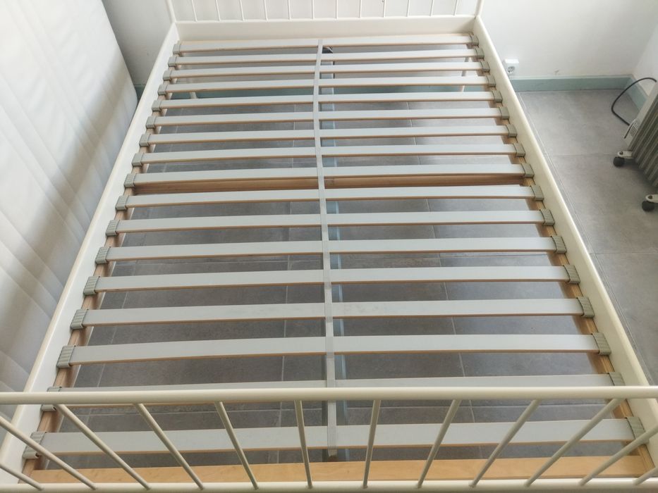 Vendo cama casal metálica como nova