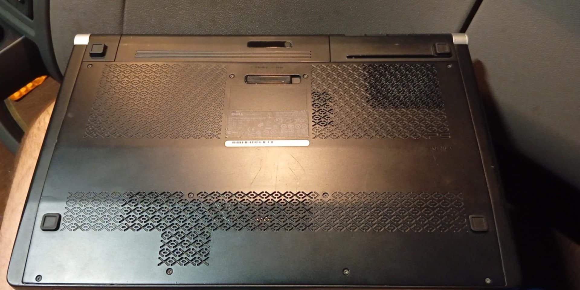 Laptop Dell Studio XPS 1640 Biały
