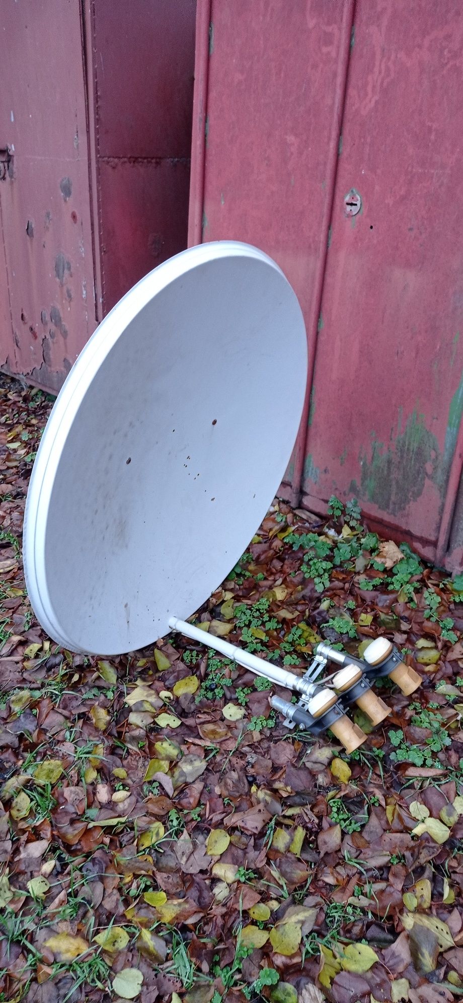 Продам спутниковую антенну на 3 спутника