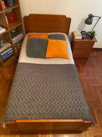 Cama de Solteiro, Mesa De Cabeceira e Colchão