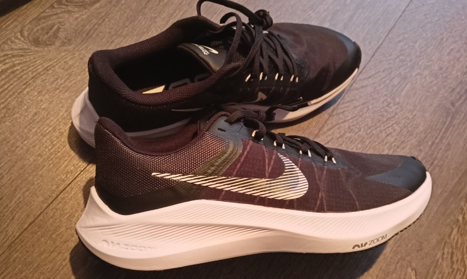 Buty NOWE Nike zoom winflo 8 r z buta 42, wypada 41