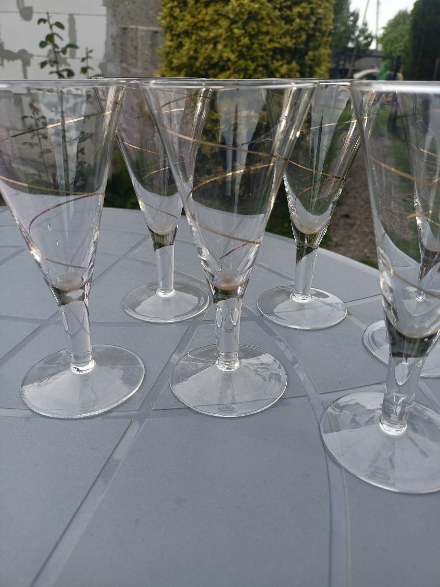 Komplet 6 sztuk kieliszków szampanowek PRL.