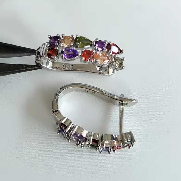 Срібні сережки в білому золоті зеленая яшма шпинель турмалін аметист